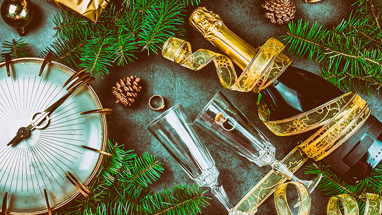 Quando o ano termina, as MARCAS mudam de tom! Quando o ano termina, as MARCAS mudam de tom!